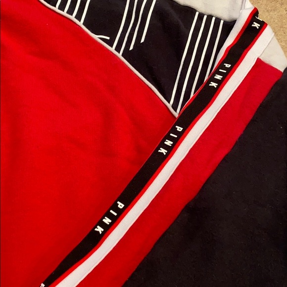 Women’s PINK Victoria Secret sweatshirt size small - Picture 2 of 5